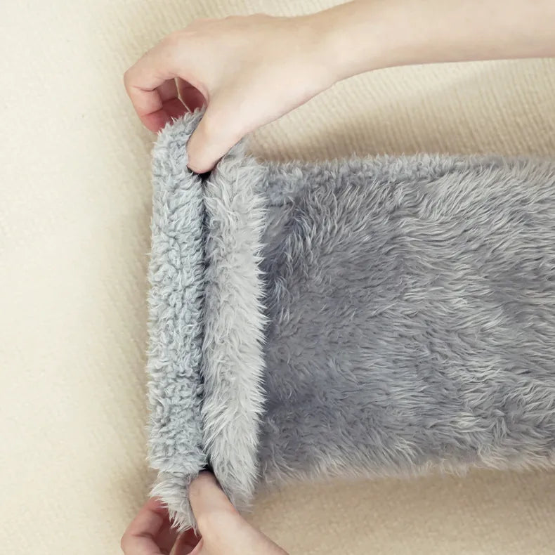 Térdig érő hosszú, meleg, puha szárú zokni